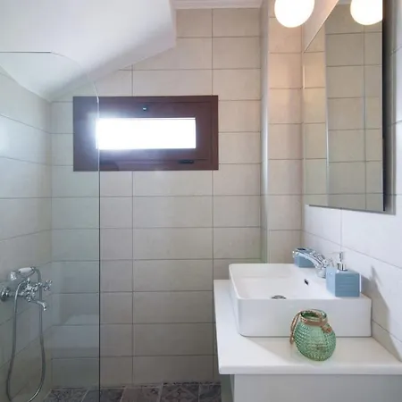 Stylish Liatiko - Heated Pool - Amazing Views *
